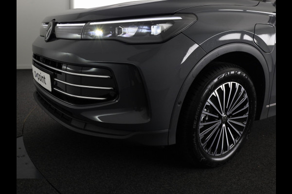 Volkswagen Tiguan 1.5 eHybrid Elegance 204 pk Automaat (DSG) | Verlengde garantie | Navigatie | Trekhaak (wegklapbaar) | Parkeersensoren (Park assist) | Rondomzicht camera | Stoelverwarming |
