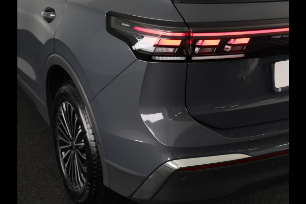 Volkswagen Tiguan 1.5 eHybrid Elegance 204 pk Automaat (DSG) | Verlengde garantie | Navigatie | Trekhaak (wegklapbaar) | Parkeersensoren (Park assist) | Rondomzicht camera | Stoelverwarming |