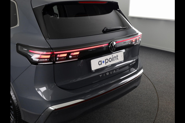 Volkswagen Tiguan 1.5 eHybrid Elegance 204 pk Automaat (DSG) | Verlengde garantie | Navigatie | Trekhaak (wegklapbaar) | Parkeersensoren (Park assist) | Rondomzicht camera | Stoelverwarming |