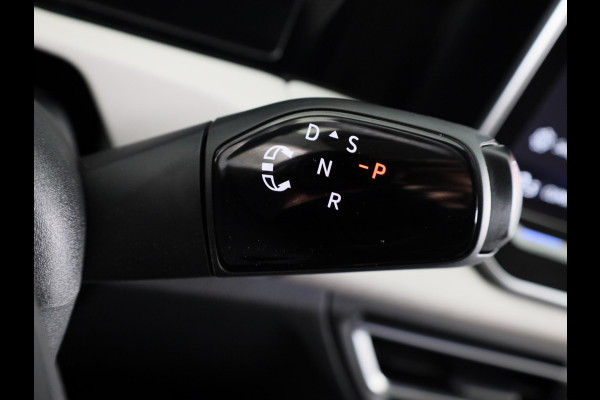 Volkswagen Tiguan 1.5 eHybrid Elegance 204 pk Automaat (DSG) | Verlengde garantie | Navigatie | Trekhaak (wegklapbaar) | Parkeersensoren (Park assist) | Rondomzicht camera | Stoelverwarming |