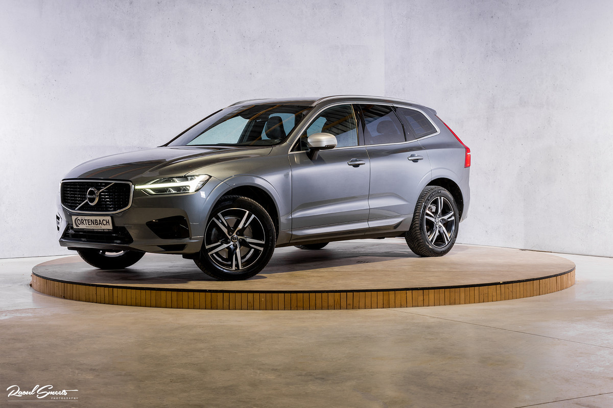 Volvo XC60 2.0 T5 R-Design | Cruise control | Zwenkbare trekhaak | Apple carplay |
