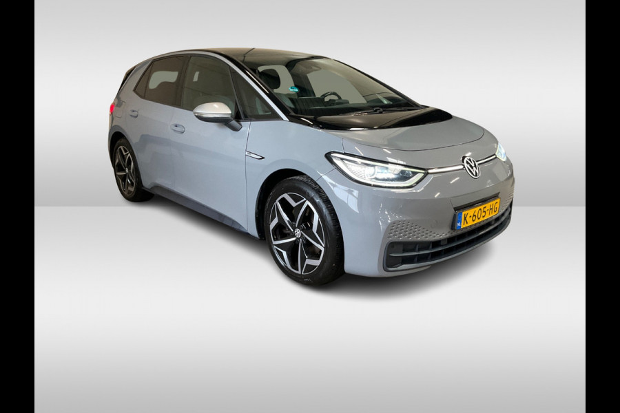 Volkswagen ID.3 First Plus 58 kWh / Camera / Keyless / Matrix LED / Interieurvoorverwarming / 19'' / DAB / 19'' / Navigatie / ACC