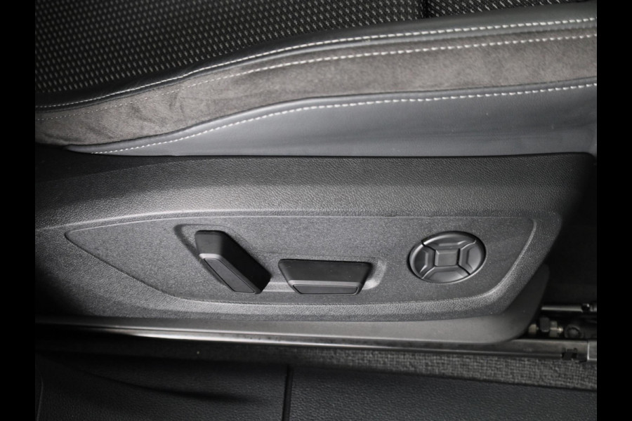 Audi Q3 Sportback 45 TFSI e S Edition 245pk | Sonos Audio | Parkeercamera | Navigatie  | Elektrisch verstelbare voorstoelen