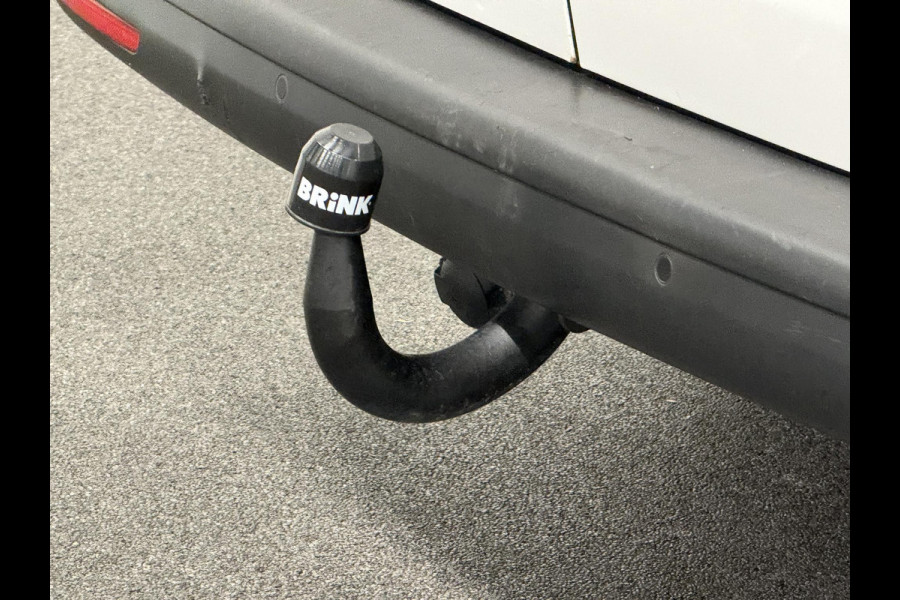 Volkswagen Transporter 2.0 TDI L2H1 30 Comfortline Airco Navi Trekhaak 2X schuifdeur Stoelverwarming Adaptieve Cruise Control