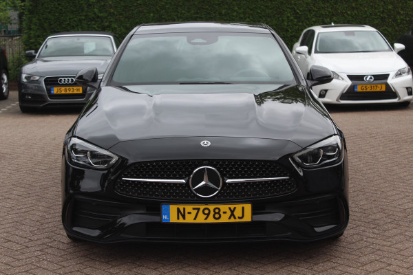Mercedes-Benz C-Klasse 180 AMG Line / Camera / Leder&Alcantara / 18'' / Navigatie / DAB / Dodehoek / Stoelverwarming / Cruise Control