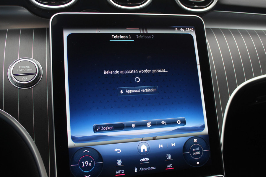 Mercedes-Benz C-Klasse 180 AMG Line / Camera / Leder&Alcantara / 18'' / Navigatie / DAB / Dodehoek / Stoelverwarming / Cruise Control