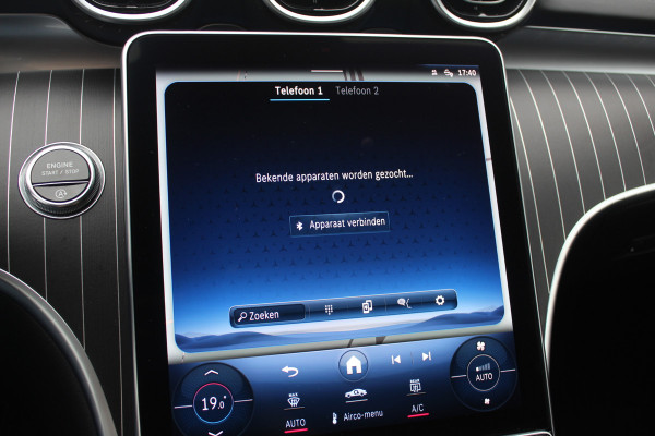 Mercedes-Benz C-Klasse 180 AMG Line / Camera / Leder&Alcantara / 18'' / Navigatie / DAB / Dodehoek / Stoelverwarming / Cruise Control