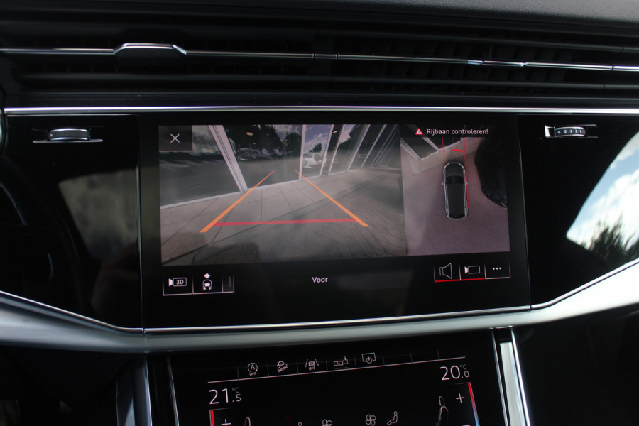 Audi Q8 55 TFSI quattro Pro Line Plus / Trekhaak / Panoramadak / 360Camera / Achterasbesturing / Softclose / 22'' / B&O / Sfeerverlichting / Dodehoek / DAB / Stoelverwarming / ACC