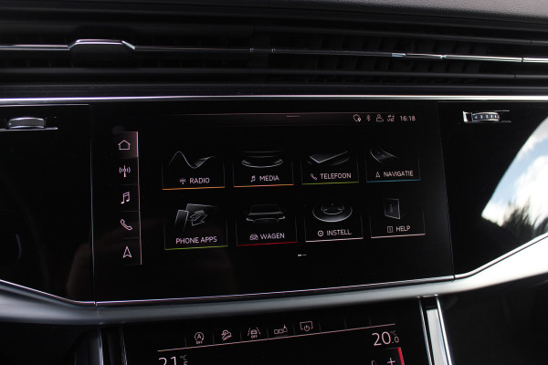 Audi Q8 55 TFSI quattro Pro Line Plus / Trekhaak / Panoramadak / 360Camera / Achterasbesturing / Softclose / 22'' / B&O / Sfeerverlichting / Dodehoek / DAB / Stoelverwarming / ACC