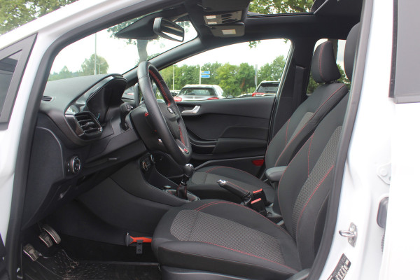 Ford Fiesta 1.0 EcoBoost ST-Line X / Panoramadak / Navigatie / Full LED / 17'' / Keyless / Stuur+stoelverwarming / Parkeerhulp achter / DAB / Cruise Control