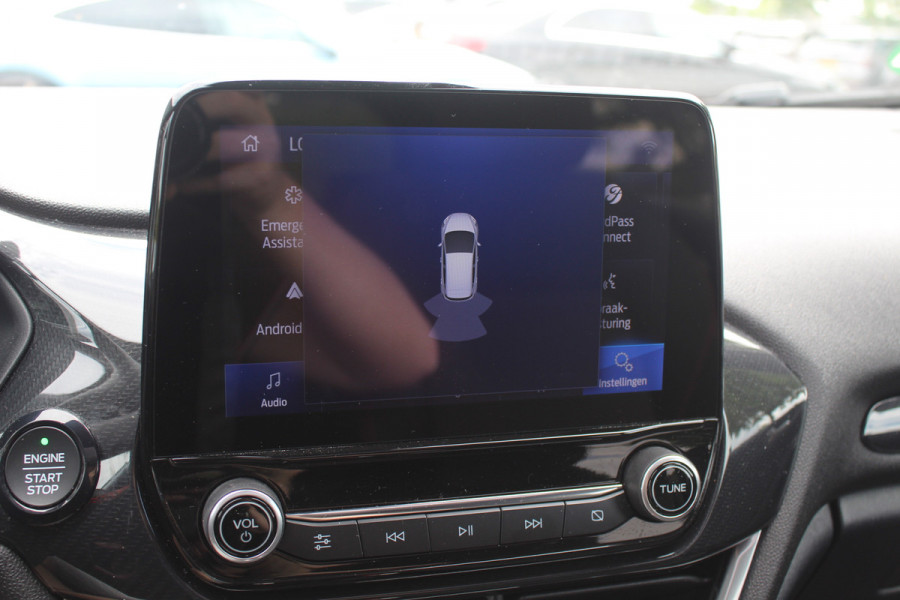 Ford Fiesta 1.0 EcoBoost ST-Line X / Panoramadak / Navigatie / Full LED / 17'' / Keyless / Stuur+stoelverwarming / Parkeerhulp achter / DAB / Cruise Control