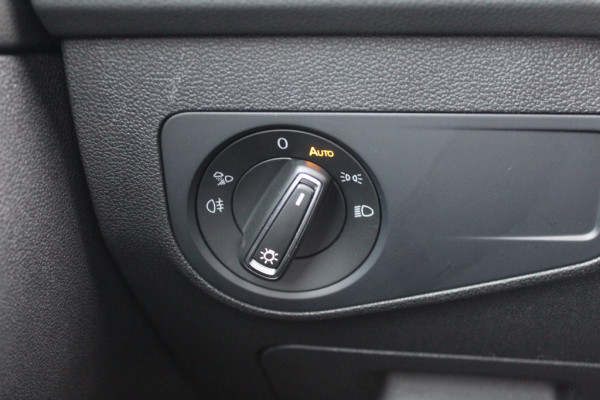 Volkswagen Tiguan 1.5 TSI R-Line / NL Auto! / Trekhaak / Panoramadak / Camera / Keyless / 19'' / CarPlay / Navigatie / DAB / ACC