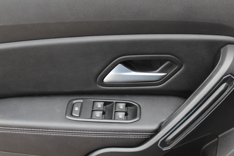 Dacia Duster 1.0 TCe Bi-Fuel Prestige / Camera / Navigatie / 17'' / DAB / Bluetooth / Cruise Control