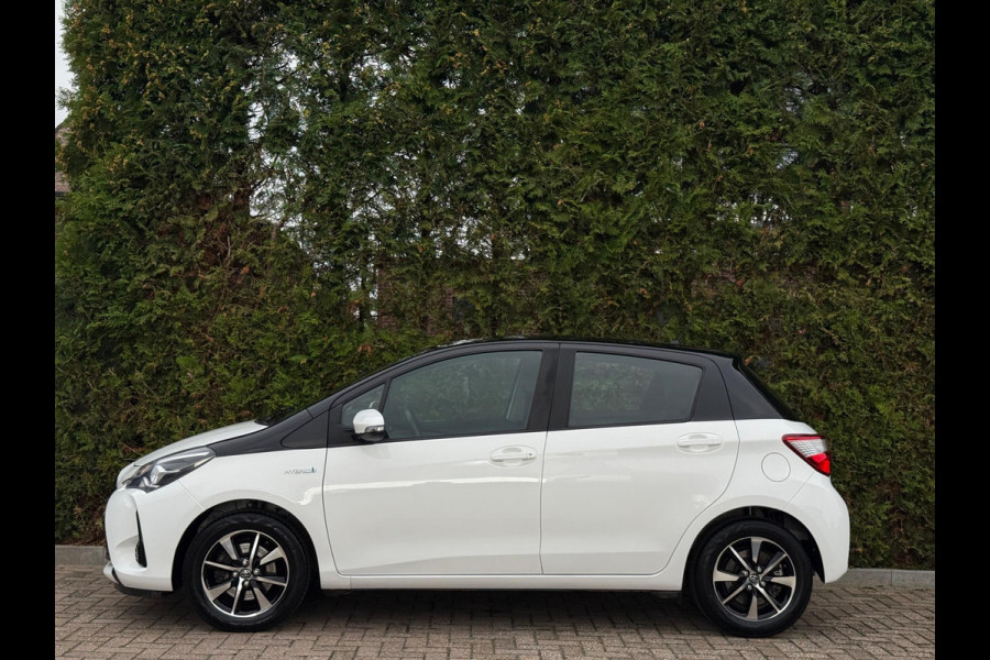 Toyota Yaris 1.5 Hybrid Bi-Tone Bluetooth