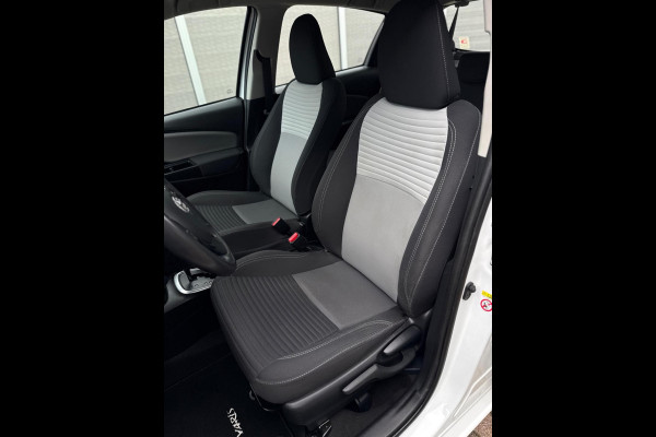 Toyota Yaris 1.5 Hybrid Bi-Tone Bluetooth