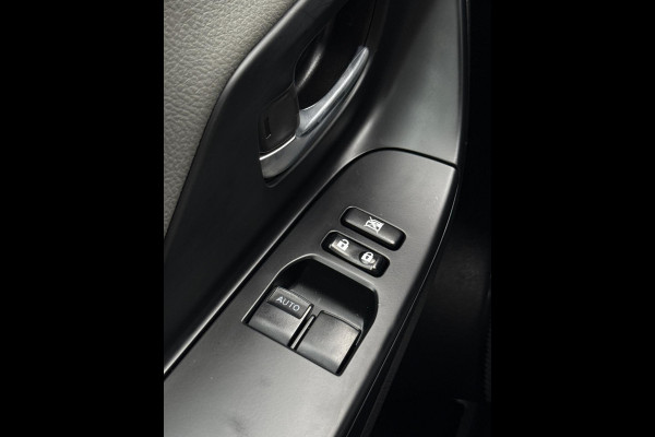 Toyota Yaris 1.5 Hybrid Bi-Tone Bluetooth