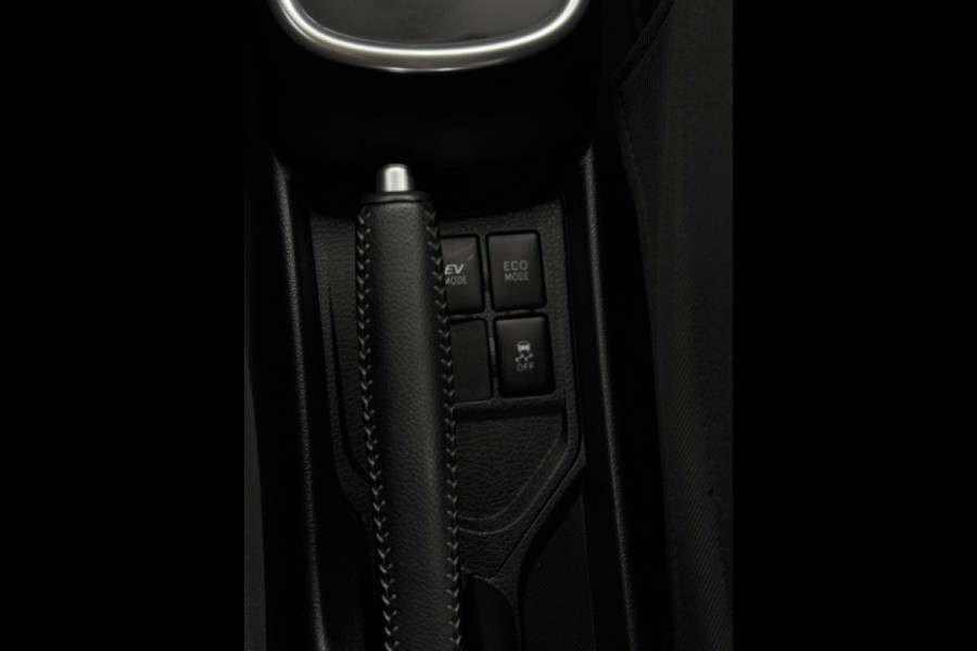 Toyota Yaris 1.5 Hybrid Bi-Tone Bluetooth