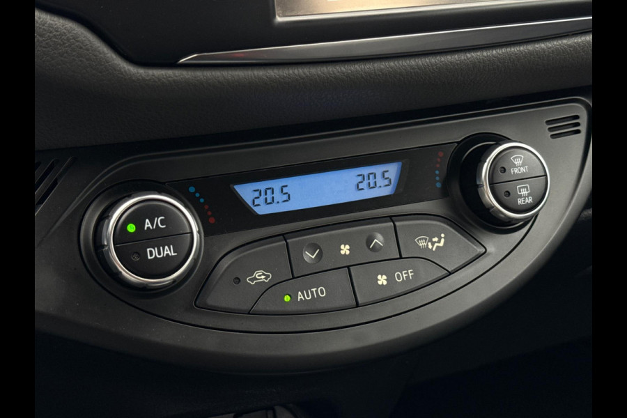 Toyota Yaris 1.5 Hybrid Bi-Tone Bluetooth