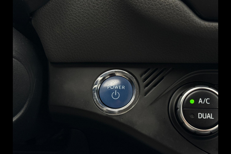 Toyota Yaris 1.5 Hybrid Bi-Tone Bluetooth