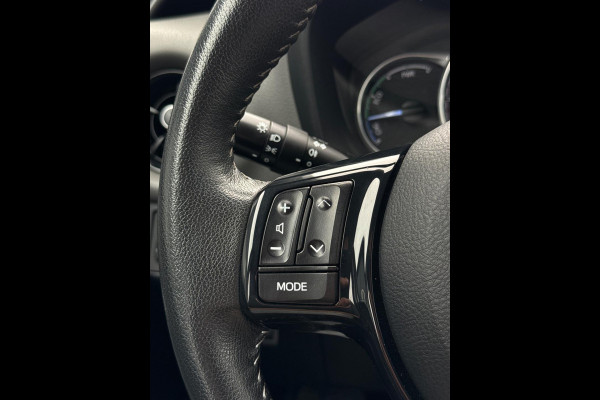 Toyota Yaris 1.5 Hybrid Bi-Tone Bluetooth