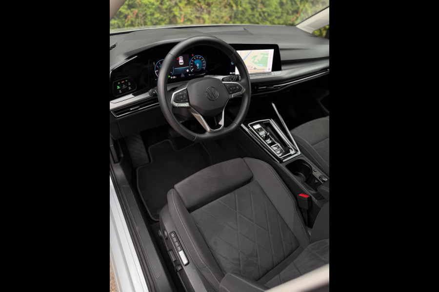 Volkswagen Golf 1.5 eTSI Style Edition Camera CarPlay