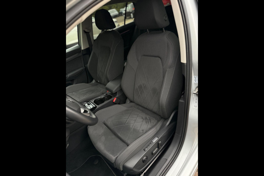 Volkswagen Golf 1.5 eTSI Style Edition Camera CarPlay