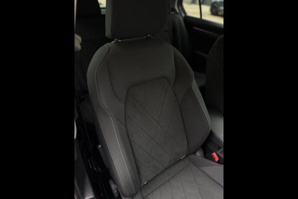 Volkswagen Golf 1.5 eTSI Style Edition Camera CarPlay