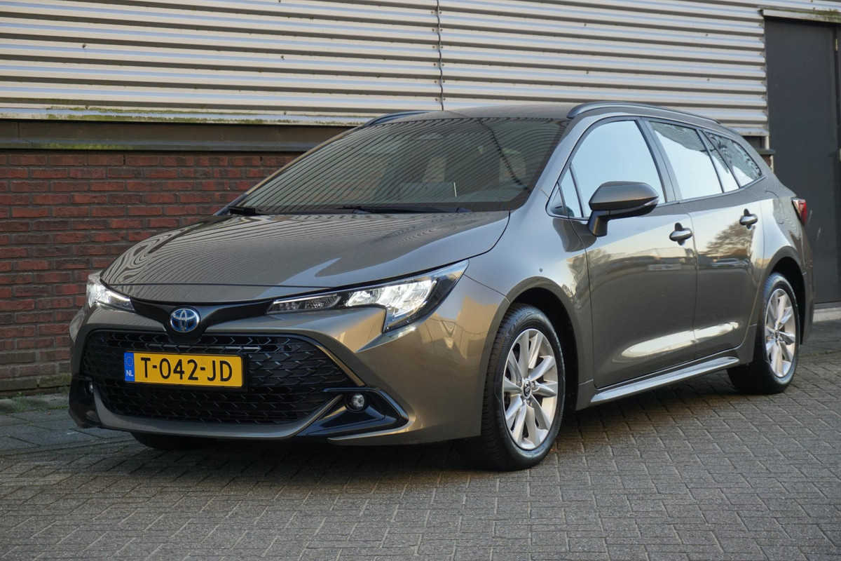 Toyota Corolla Touring Sports Hybrid 140 Active/NL.Auto/Digi-Dashboard/LED/Navi/ All-Season banden.