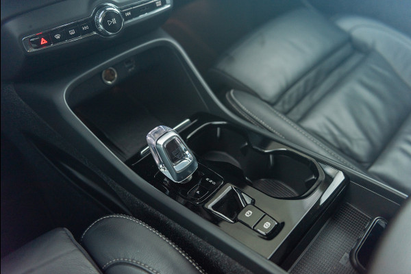 Volvo XC40 T4 Aut. Plug-in Hybrid Ultimate Bright Leder ACC Panoramadak Stoelverwarming 211pk