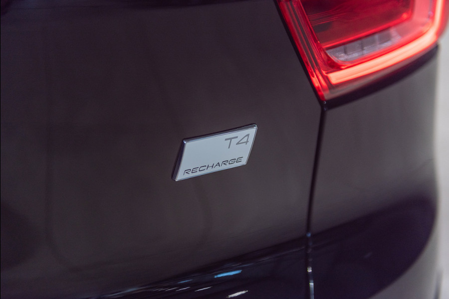 Volvo XC40 T4 Aut. Plug-In Hybrid Inscription CruiseControl Parkeercamera 211pk