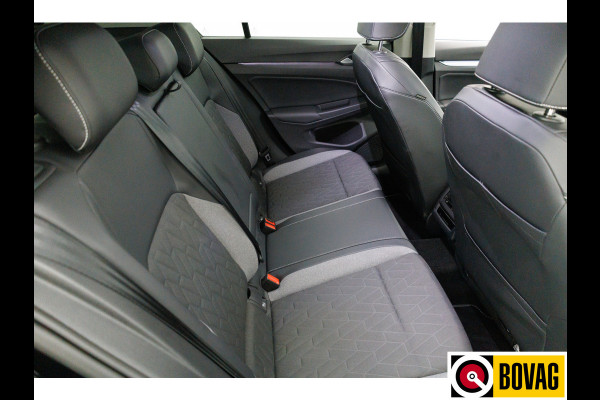 Volkswagen Golf 1.5 eTSI GOAL edition All-season | Navigatie | PDC V+A | Stoel- stuurverwarming Privacy glas, Travel Assist, Adaptive cruise, App-connect
