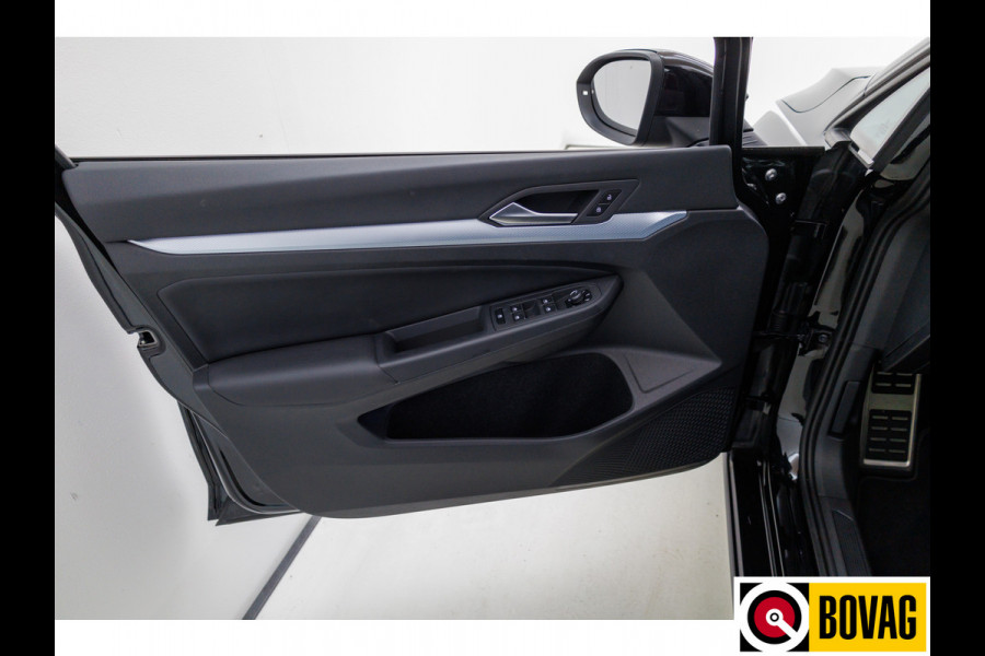 Volkswagen Golf 1.5 eTSI GOAL edition All-season | Navigatie | PDC V+A | Stoel- stuurverwarming Privacy glas, Travel Assist, Adaptive cruise, App-connect