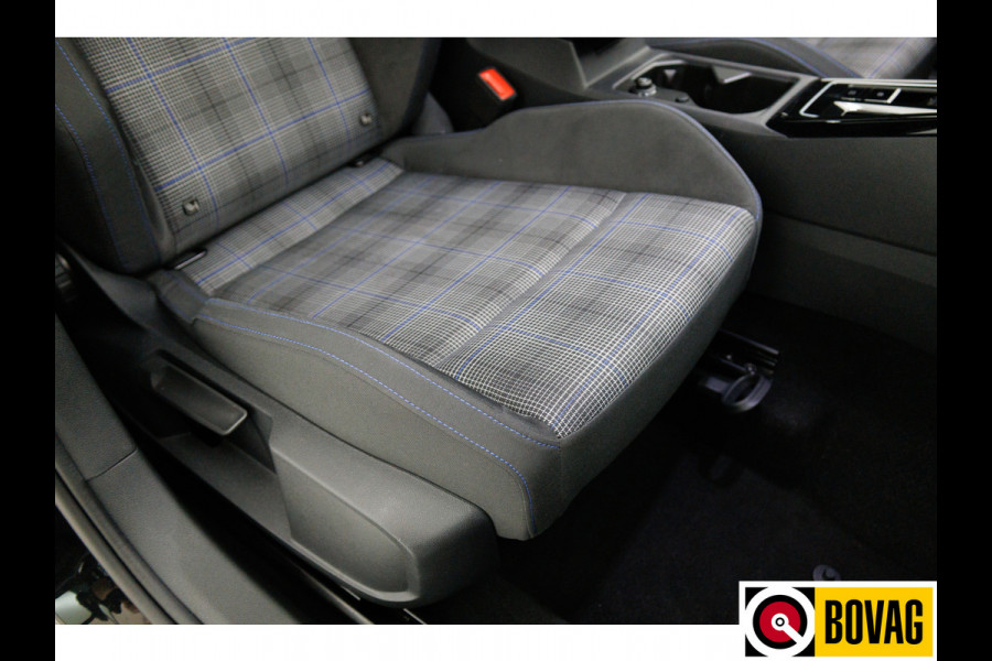 Volkswagen Golf 1.5 eHybrid GTE Black 272 PK automaat | IQ Led | Elec. trekhaak | Headup | Stoel- & stuurverw. | PDC V + A, Camera, App. connect, Navigatie, 131 KM actieradius (WLTP)