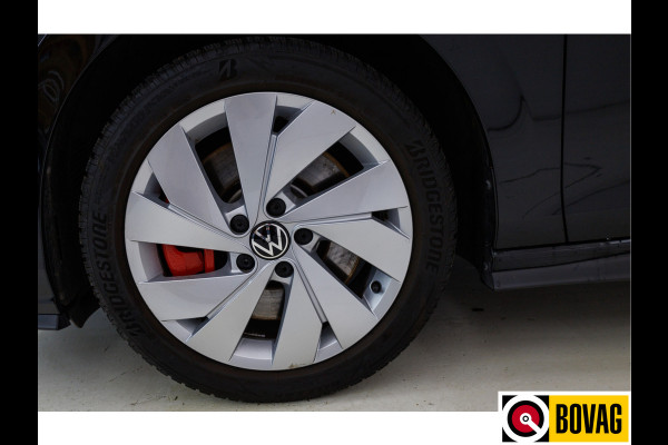 Volkswagen Golf 1.5 eHybrid GTE Black 272 PK automaat | IQ Led | Elec. trekhaak | Headup | Stoel- & stuurverw. | PDC V + A, Camera, App. connect, Navigatie, 131 KM actieradius (WLTP)