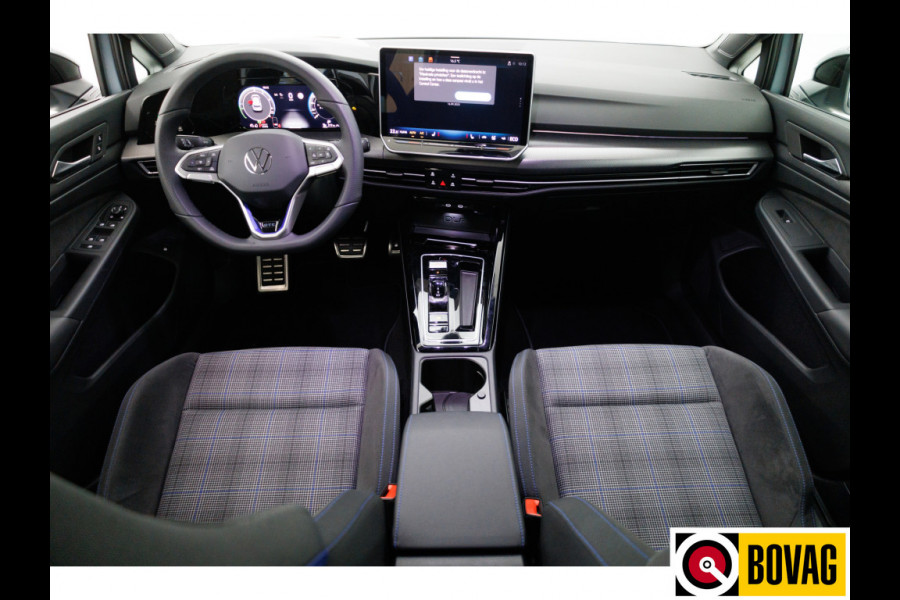 Volkswagen Golf 1.5 eHybrid GTE Black 272 PK automaat | IQ Led | Elec. trekhaak | Headup | Stoel- & stuurverw. | PDC V + A, Camera, App. connect, Navigatie, 131 KM actieradius (WLTP)