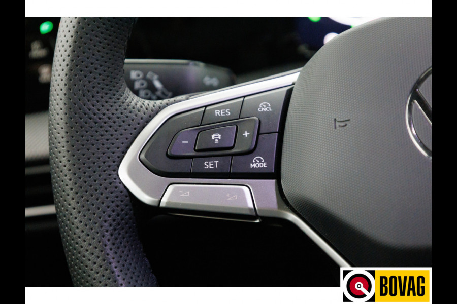 Volkswagen Golf 1.5 eHybrid GTE Black 272 PK automaat | IQ Led | Elec. trekhaak | Headup | Stoel- & stuurverw. | PDC V + A, Camera, App. connect, Navigatie, 131 KM actieradius (WLTP)