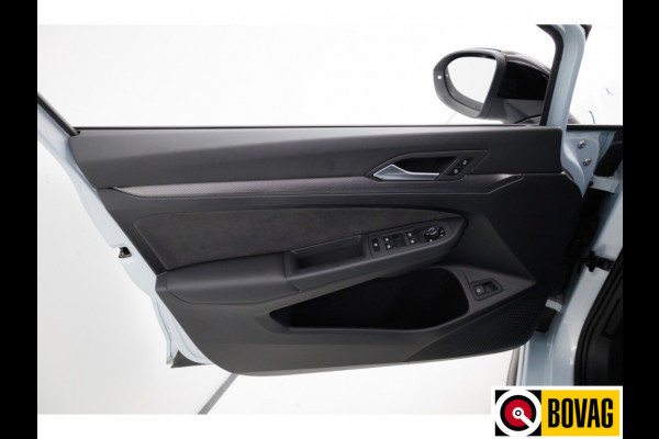 Volkswagen Golf 1.5 eHybrid GTE Black 272 PK automaat | IQ Led | Elec. trekhaak | Headup | Stoel- & stuurverw. | PDC V + A, Camera, App. connect, Navigatie, 131 KM actieradius (WLTP)