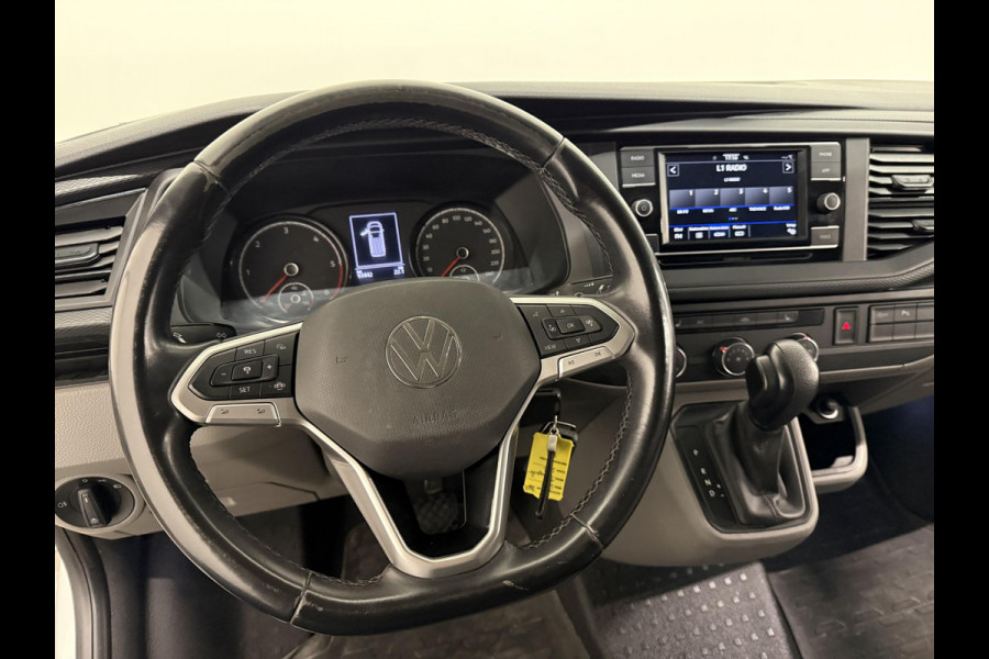 Volkswagen Transporter 2.0 TDI L2H1 30 Comfortline Airco Navi Trekhaak 2X schuifdeur Stoelverwarming Adaptieve Cruise Control