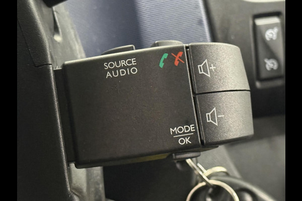 Opel Vivaro 1.6 CDTI L2H1 Dubbele Cabine Edition Airco Cruise Control Navigatie Imperiaal Trekhaak APK t/m 10-'26