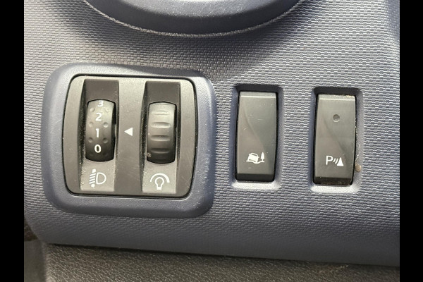 Opel Vivaro 1.6 CDTI L2H1 Dubbele Cabine Edition Airco Cruise Control Navigatie Imperiaal Trekhaak APK t/m 10-'26