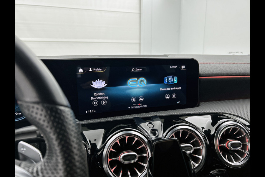 Mercedes-Benz CLA-Klasse Shooting Brake 250 e Business Solution AMG Limited 5 spaaks lichtmetalen velgen | MBUX wide screen | Navigatie | Parking support met camera achter | Inclusief 24 maanden MB Certified garantie voor Europa.