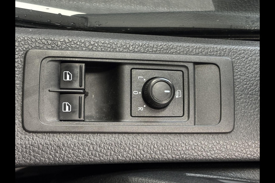 Volkswagen Transporter T6 L2H1 102pk Dubbele cabine Airco Cruise control Trekhaak Euro6 Bluetooth