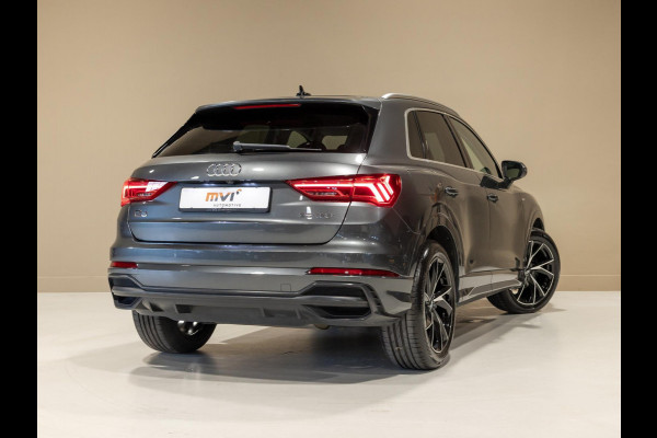 Audi Q3 35 TFSI S edition / 150pk / Trekhaak / Stoelverwarming / Achteruitrij camera /