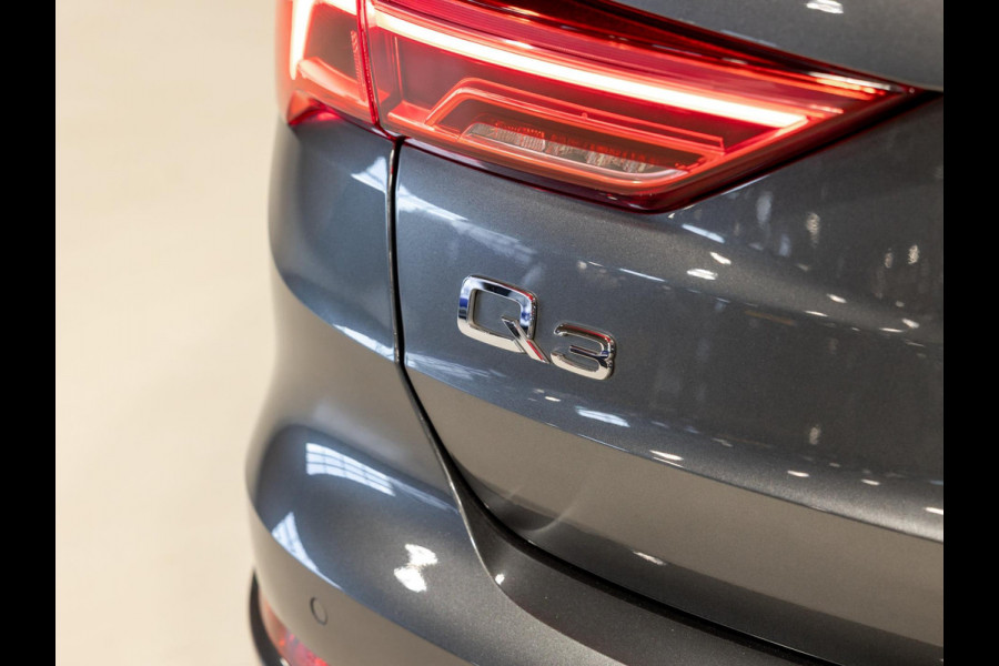 Audi Q3 35 TFSI S edition / 150pk / Trekhaak / Stoelverwarming / Achteruitrij camera /