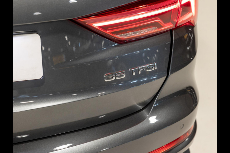 Audi Q3 35 TFSI S edition / 150pk / Trekhaak / Stoelverwarming / Achteruitrij camera /