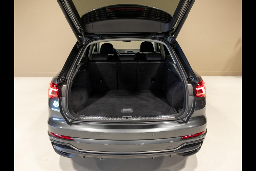 Audi Q3 35 TFSI S edition / 150pk / Trekhaak / Stoelverwarming / Achteruitrij camera /