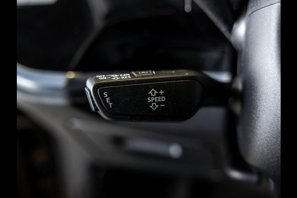 Audi Q3 35 TFSI S edition / 150pk / Trekhaak / Stoelverwarming / Achteruitrij camera /