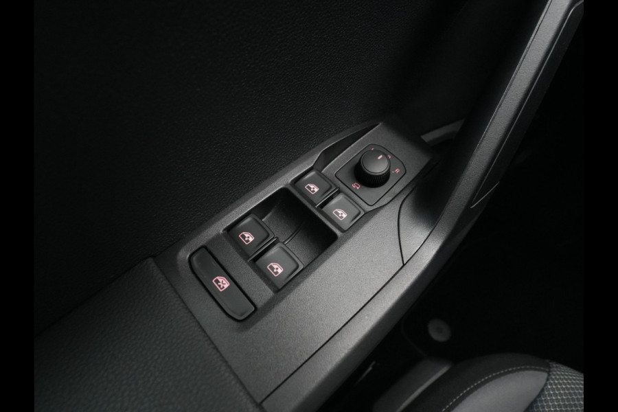 Seat Arona 1.0 TSI 95pk Style Business Intense Navigatie Camera Acc Side ass. Argon