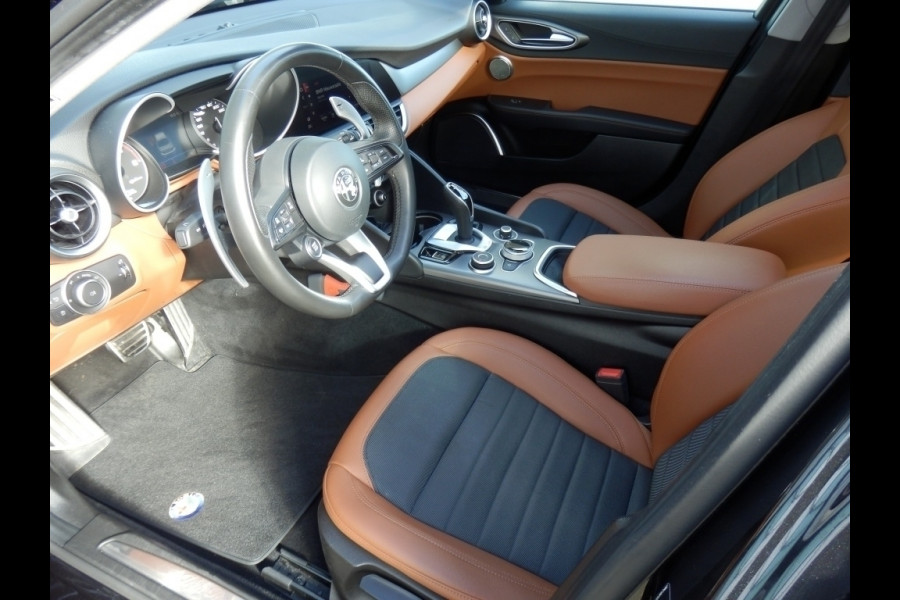 Alfa Romeo Giulia 2.2 Sprint I Automaat I 240 pk* I Schuif/kantel dak I Adp. crui