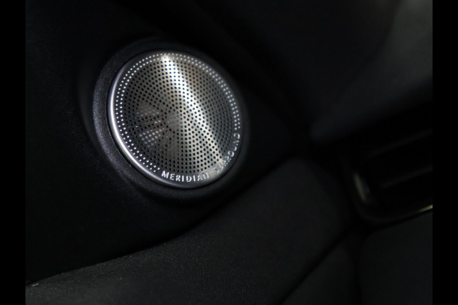 Land Rover Range Rover Evoque 1.5 P300e AWD R-Dynamic HSE [TREKHAAK, SCHUIFKANTELDAK, CAMERA, PDC V+A, APPLE CARPLAY, ANDROID AUTO, MERIDIAN, ELECTRISCHE STOELEN, CRUISE CONTROL, NIEUWSTAAT]